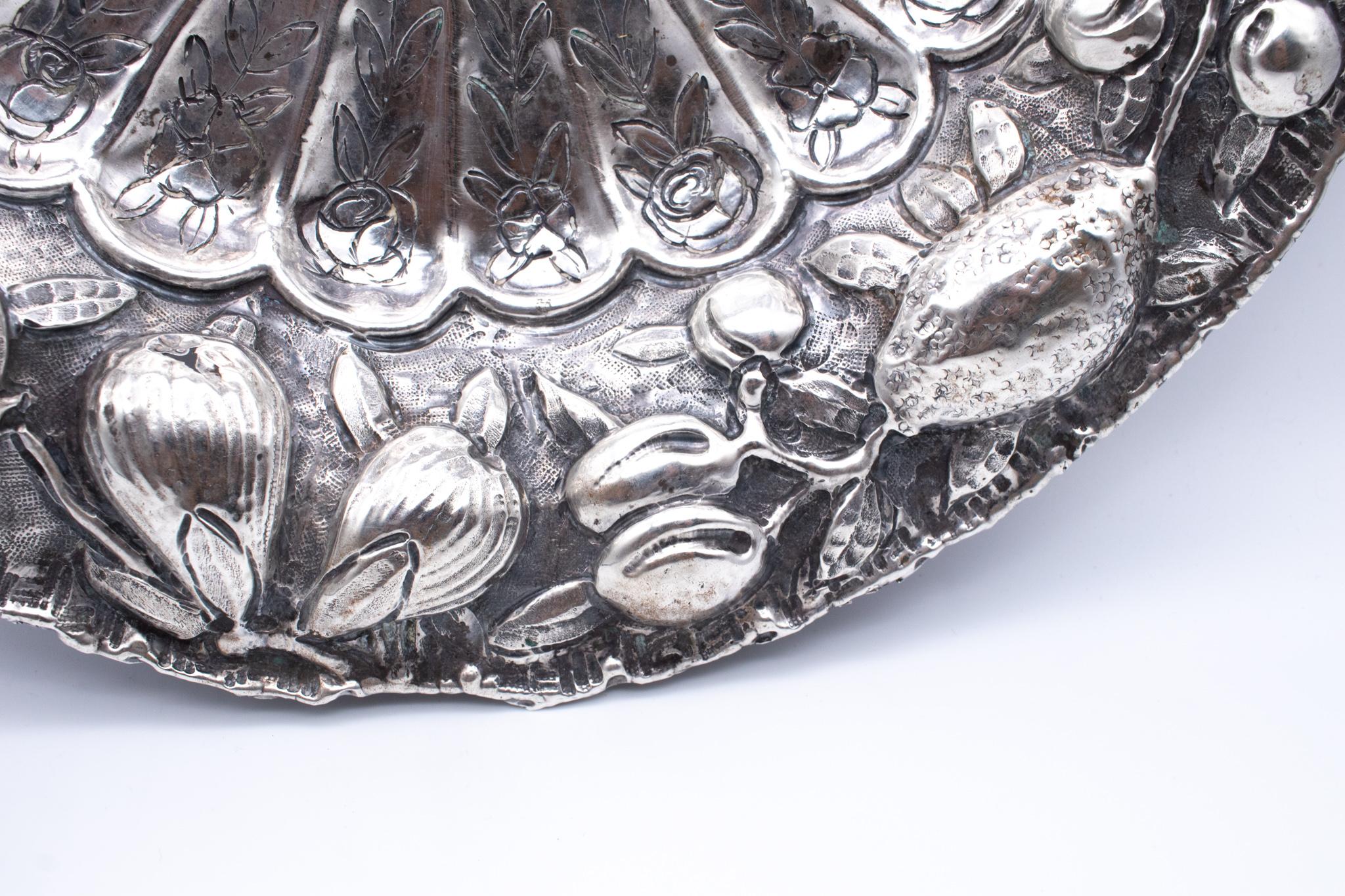 Italia Finales del Siglo XIX Renacimiento Plato de Frutas Bandeja en Plata .800 siglo XIX en venta