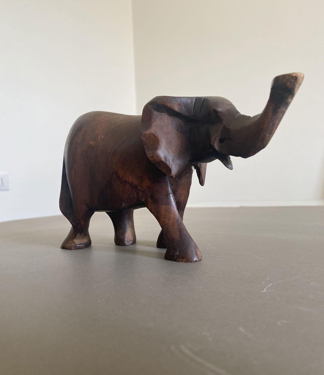 Italia Fine XX secolo Elefante in legno intagliato in vendita 4