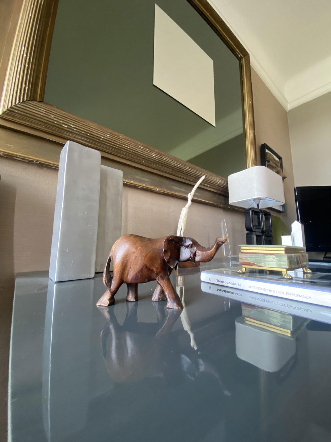 Italia Fine XX secolo Elefante in legno intagliato in vendita 6