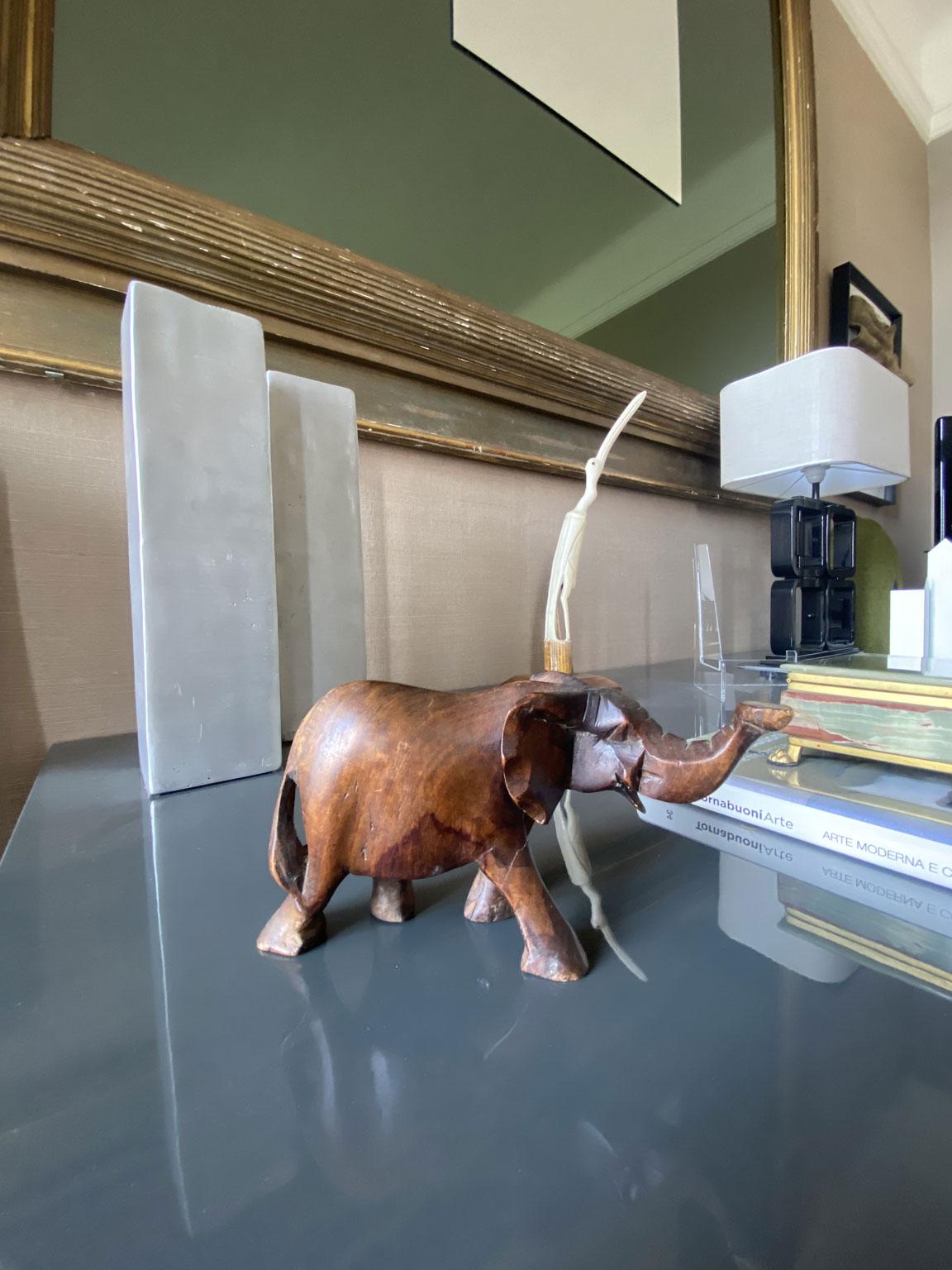 Italia Fine XX secolo Elefante in legno intagliato in vendita 7
