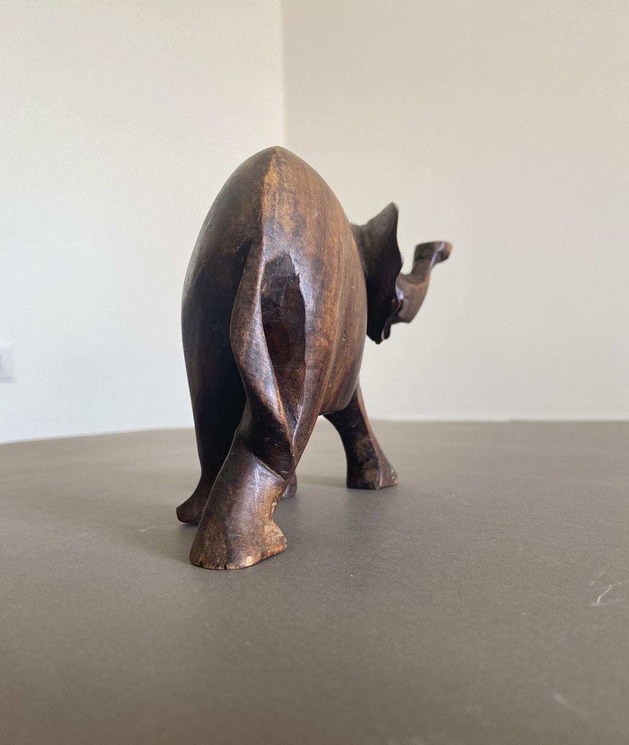 Italia Fine XX secolo Elefante in legno intagliato in vendita 1