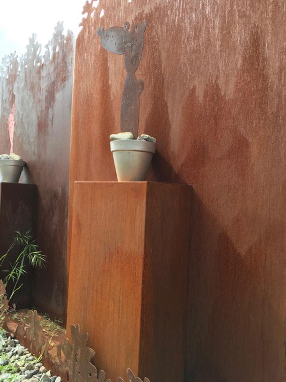 Italy Medium Wrought Iron Cactus in Vase for Garden Decor For Sale 11