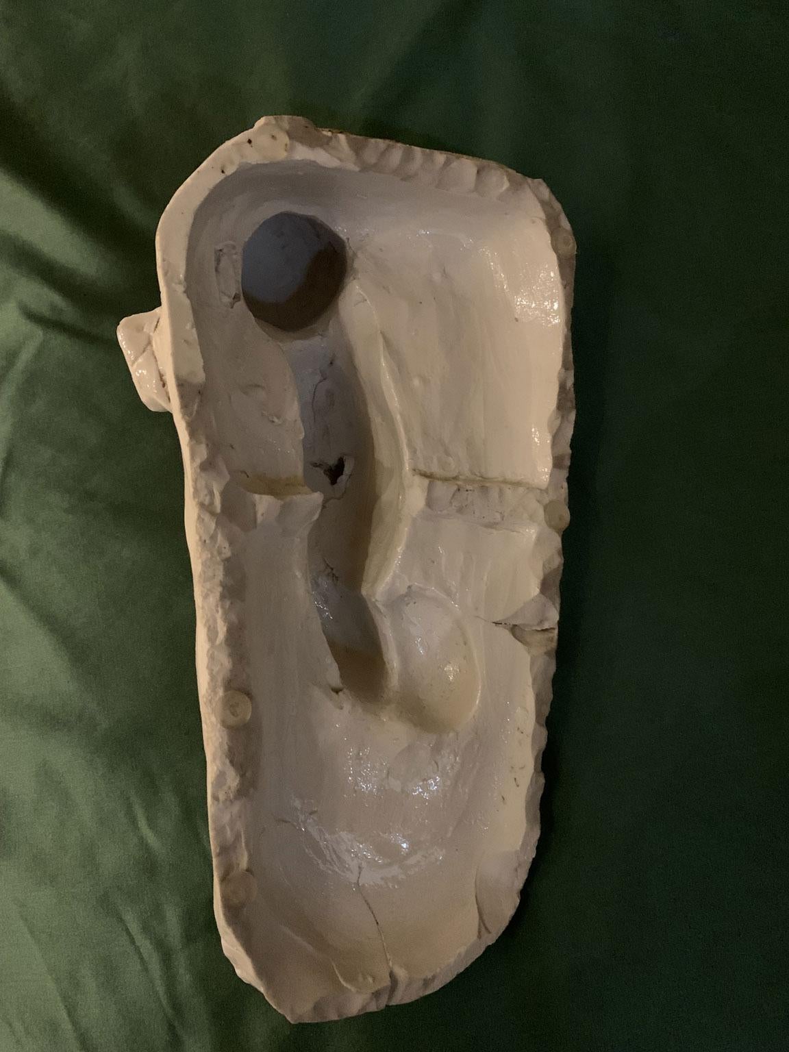 Italia Mediados del siglo XVIII Fábrica de Doccia Escultura de porcelana blanca Niño dormido en venta 9