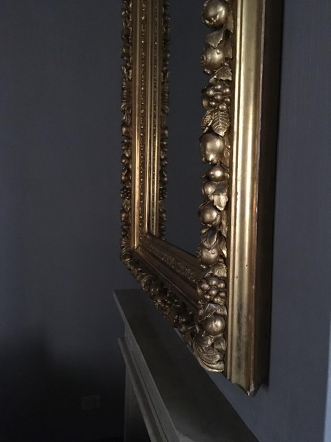 Italy Mid-18th Century Baroque Mirror with Carved Giltwood Frame For Sale 11