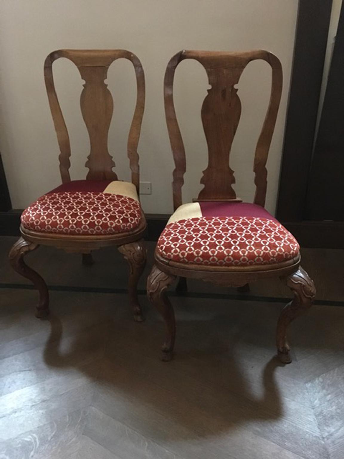 Baroque Italy Mid-18th Century Wooden Pair of Dining Chairs Hand Carved For Sale