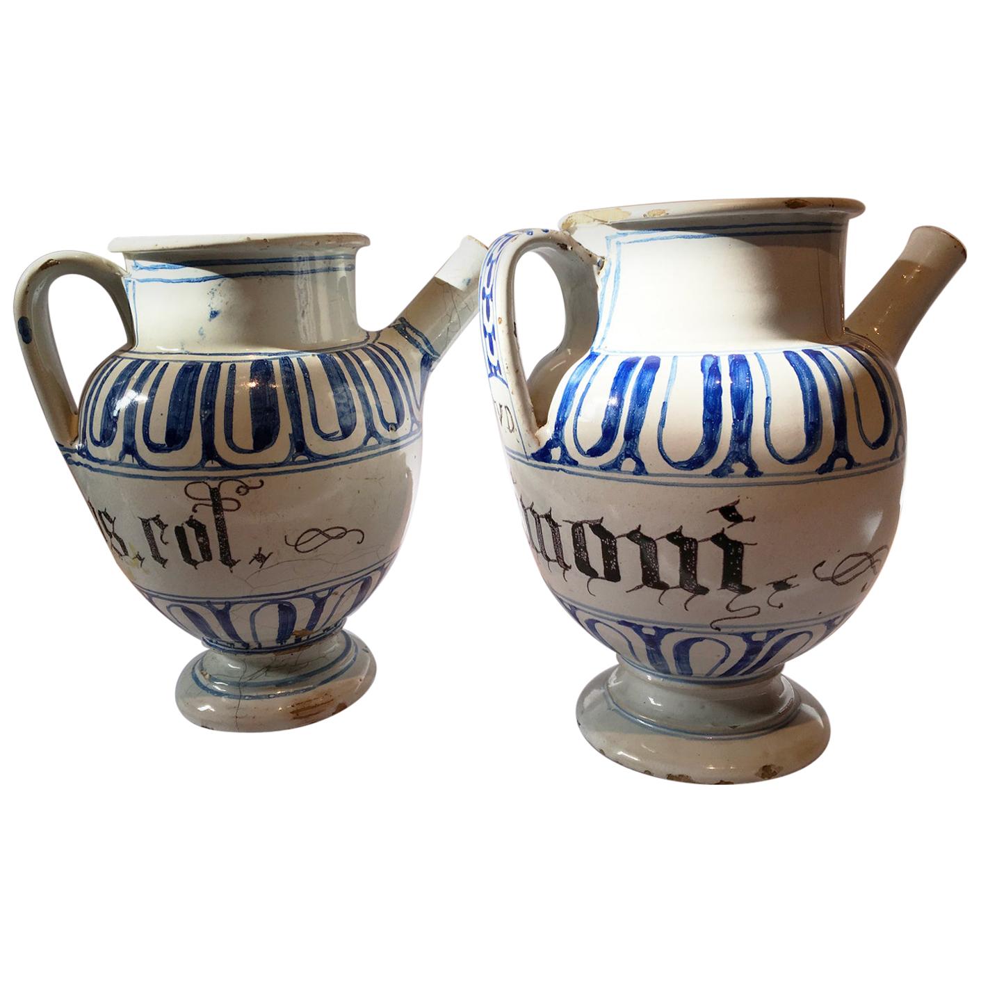 Italy Mid-18th Century Pair of Ceramic Carafes in White and Blue for Pharmacy For Sale