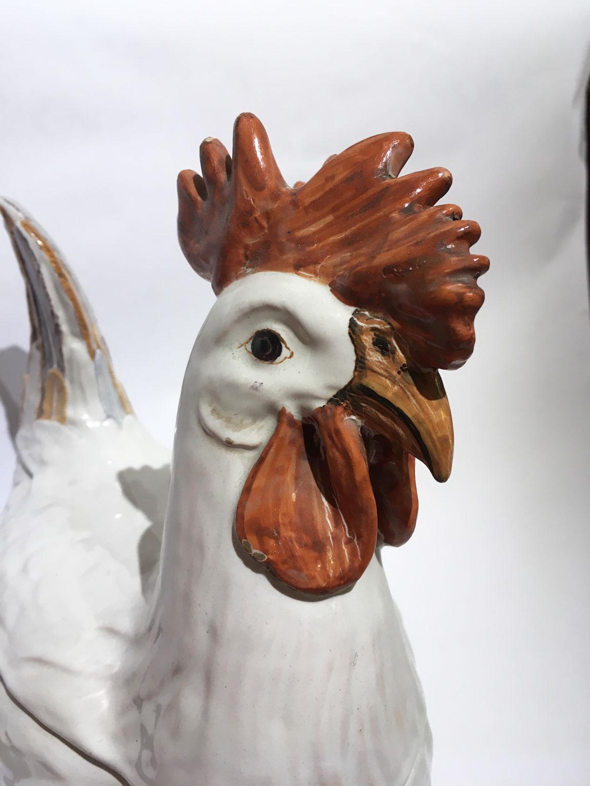Ciotola in maiolica a forma di gallo della metà del 18° secolo in vendita 2