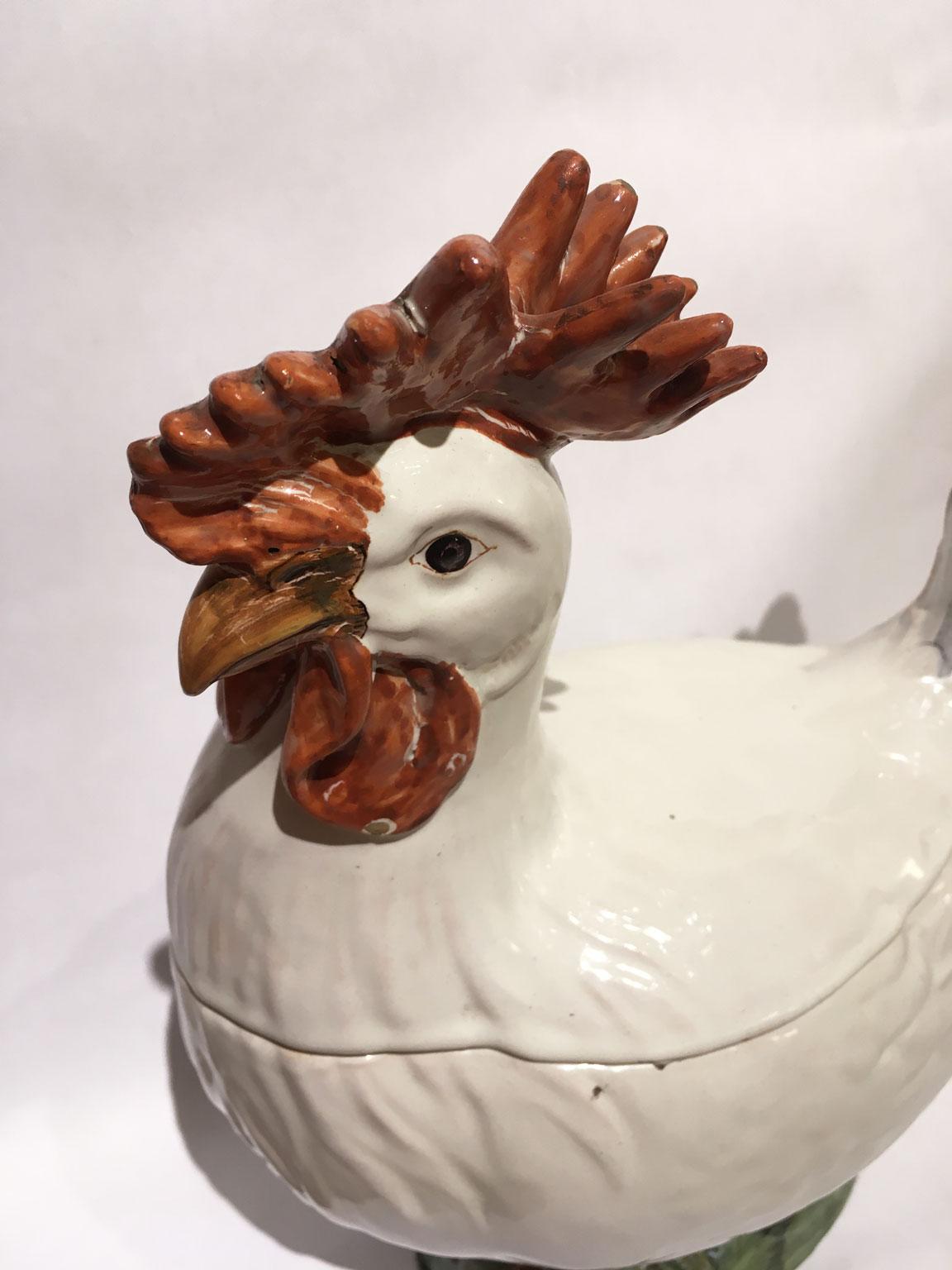 Ciotola in maiolica a forma di gallo della metà del 18° secolo in vendita 8