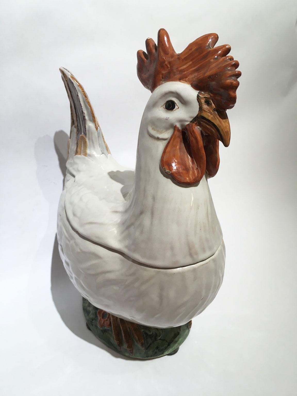 Majolica Ciotola in maiolica a forma di gallo della metà del 18° secolo in vendita