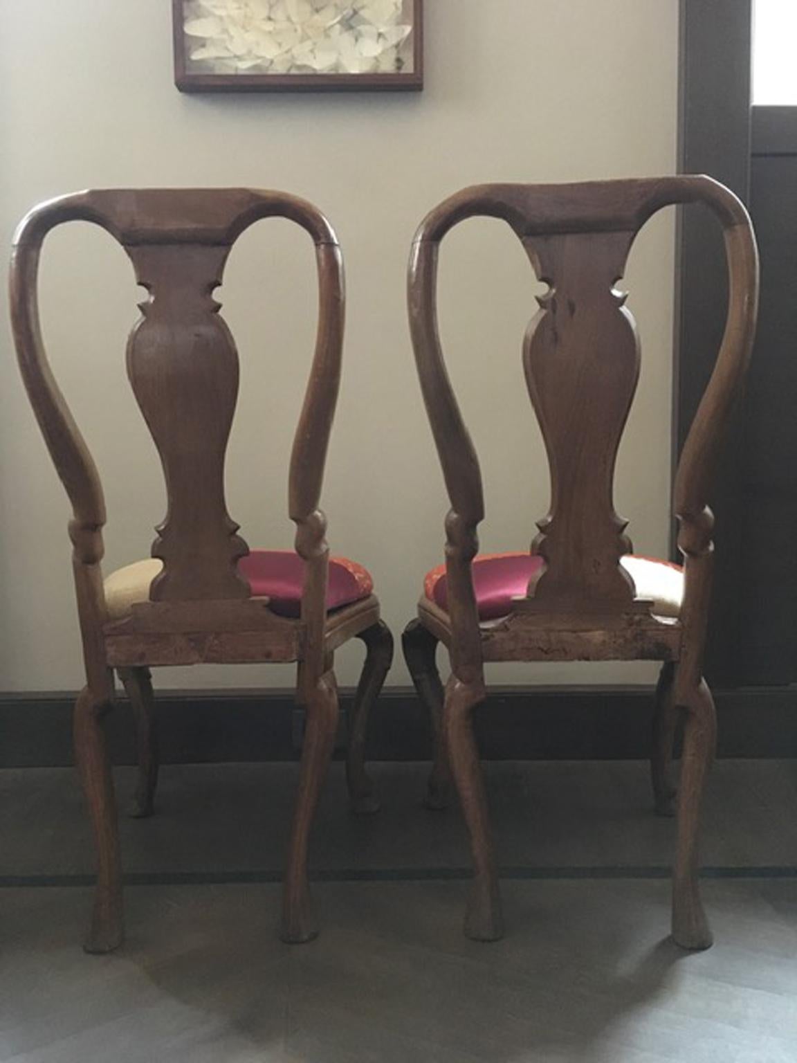 Italy Mid-18th Century Set Six Wooden Dining Chairs Hand Carved For Sale 4