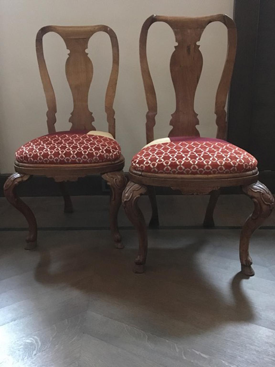 Italy Mid-18th Century Set Six Wooden Dining Chairs Hand Carved In Good Condition For Sale In Brescia, IT