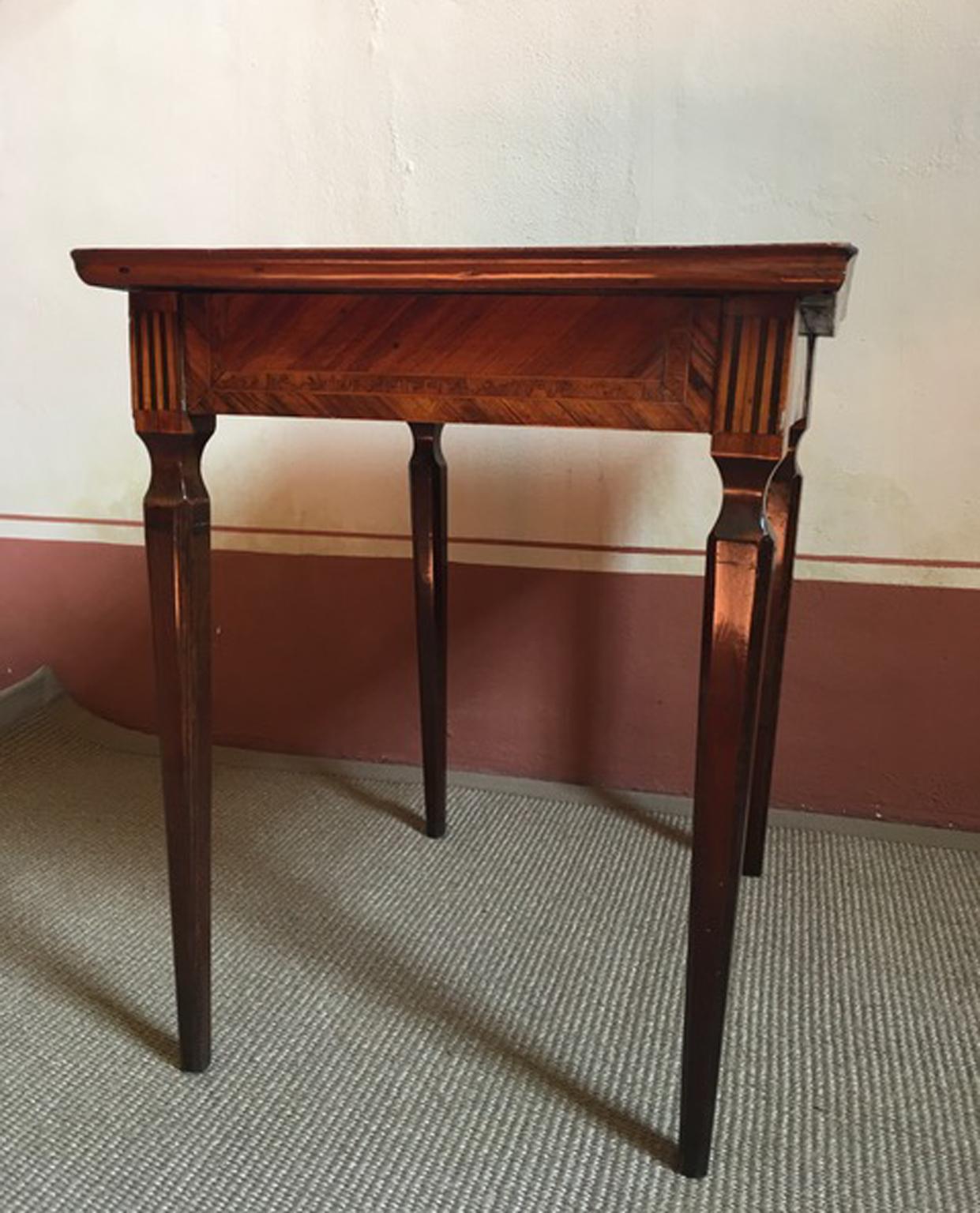 This is a very elegant and proportioned bedside table, handcrafted in Italy, Tuscany, in 1750 circa. Very well preserved.

With certificate of autheticity.