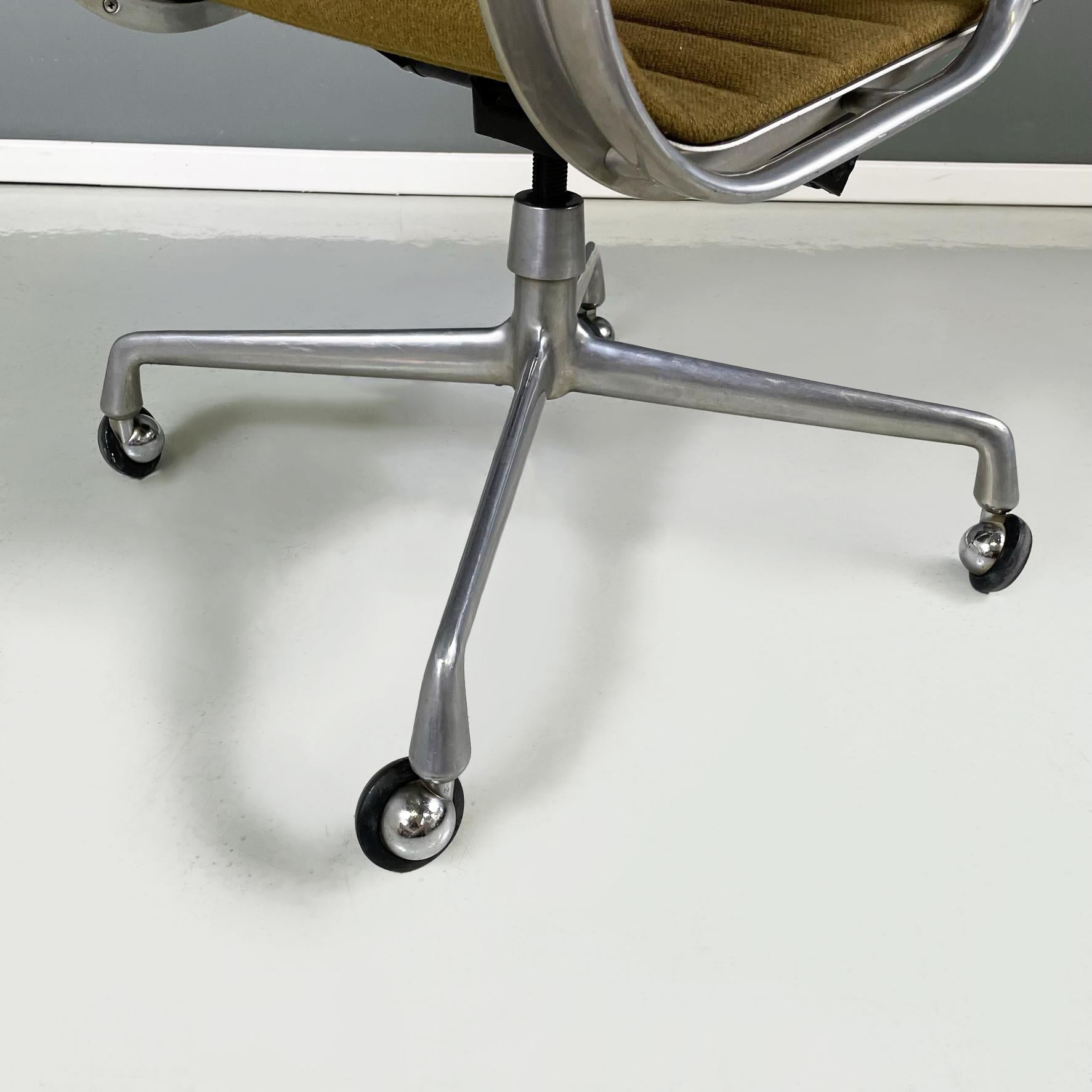 Italy mid-century Office chair EA 119 Aluminum Group by Eames for ICF, 1960s 6
