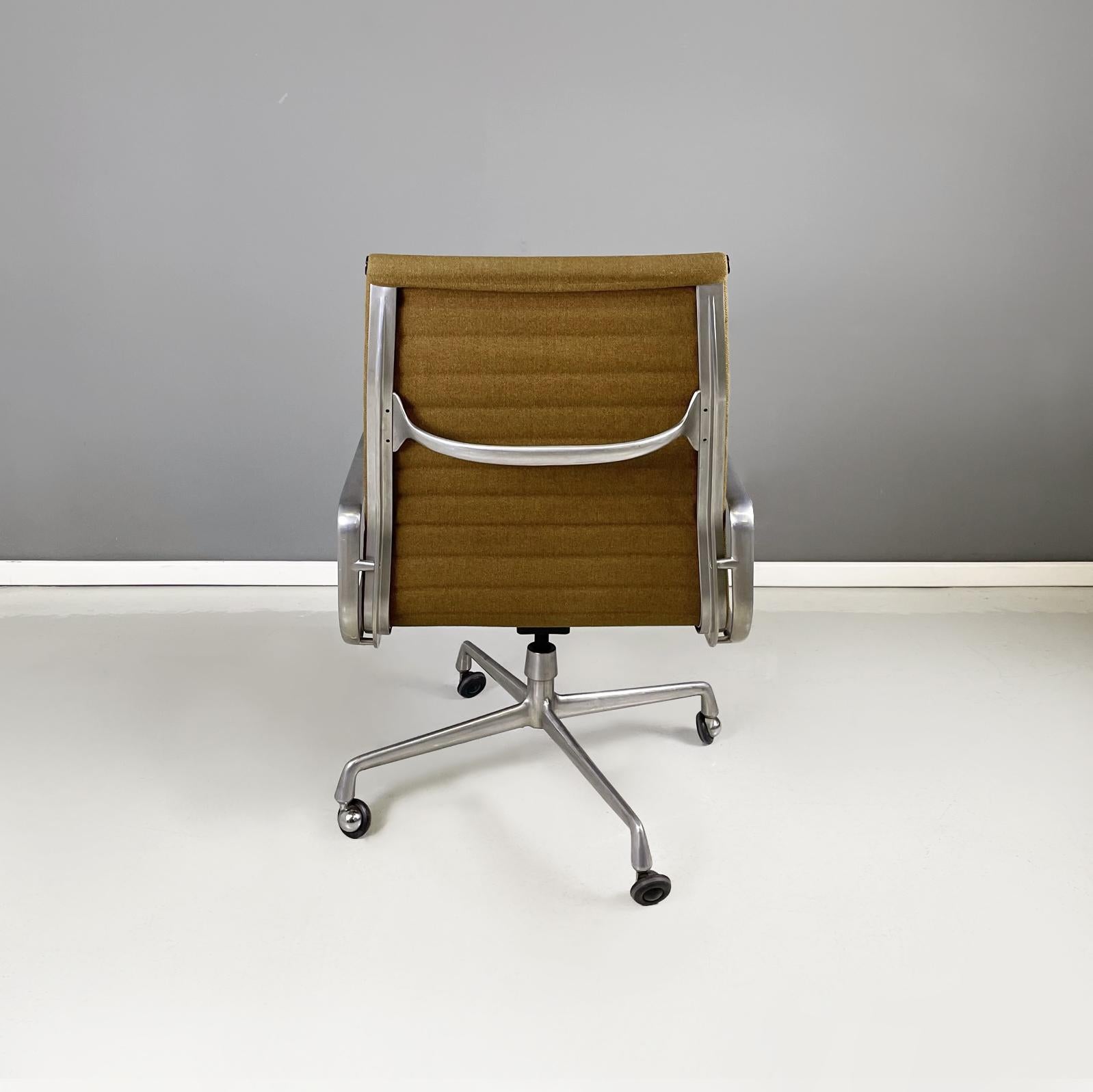 Mid-Century Modern Italy mid-century Office chair EA 119 Aluminum Group by Eames for ICF, 1960s