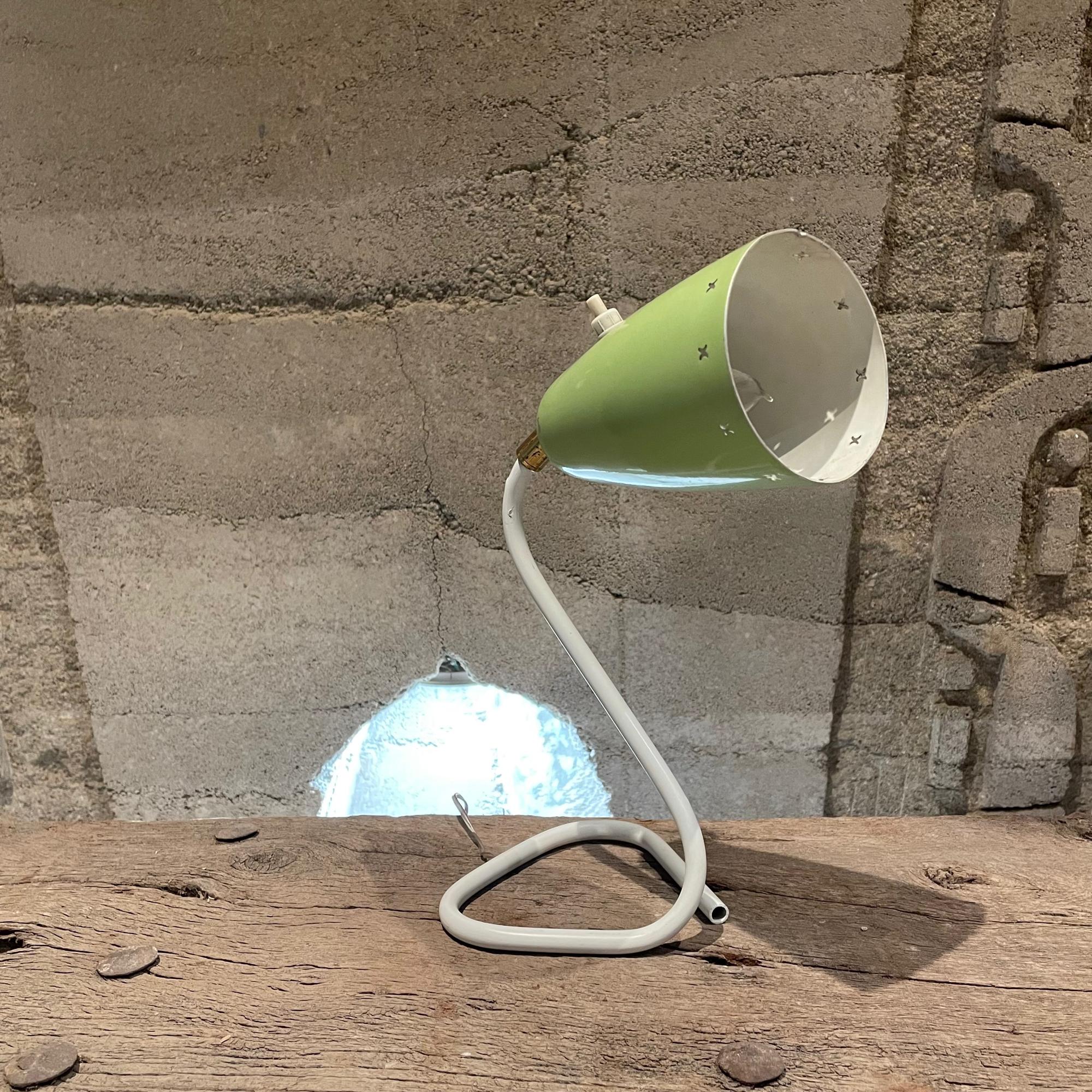 Mid-20th Century Italy Modern Chartreuse Cone Desk Table Lamp with Sculptural White Base, 1950s