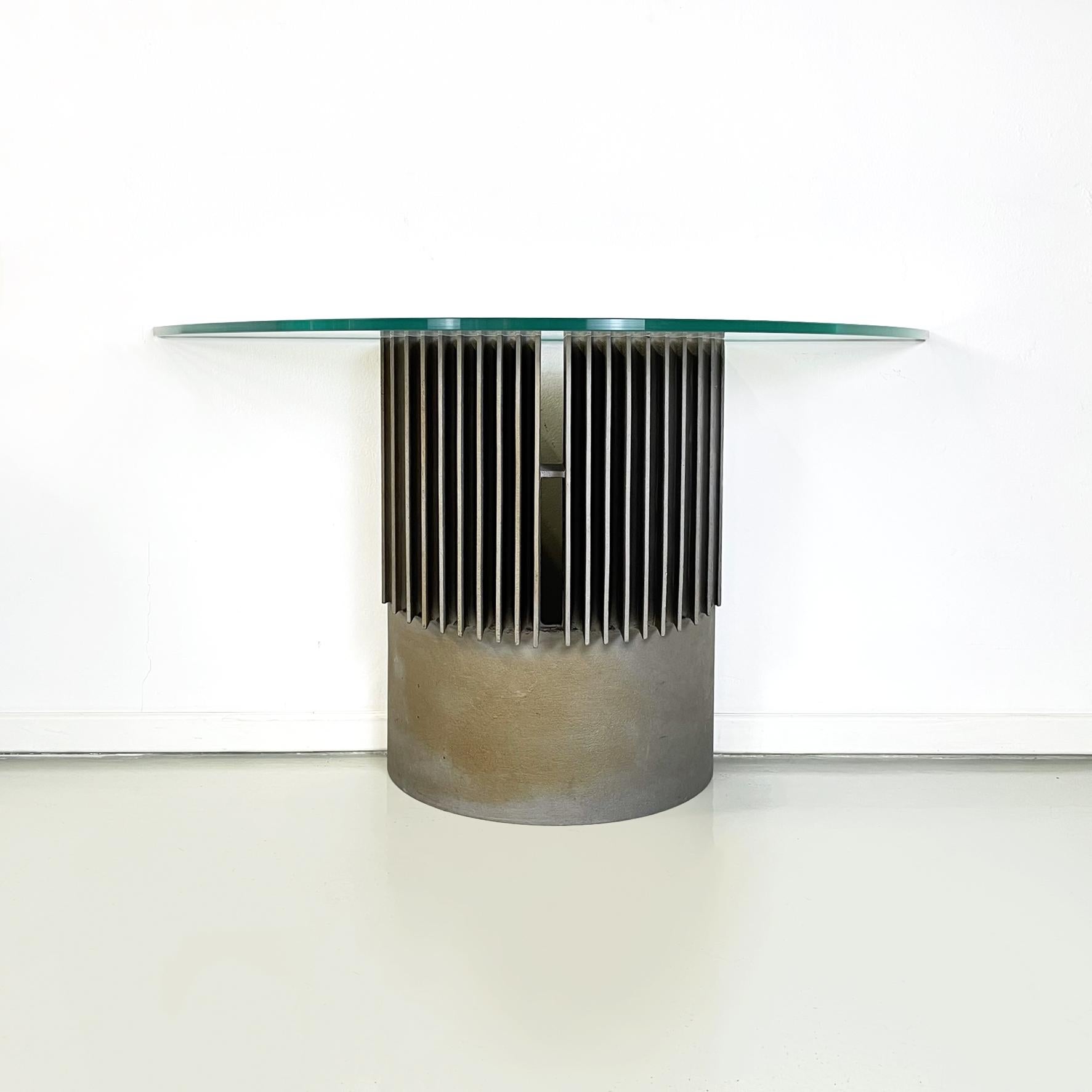 Italy modern  Glass and cast iron Consoles by Offredi for Saporiti, 1970s In Good Condition For Sale In MIlano, IT