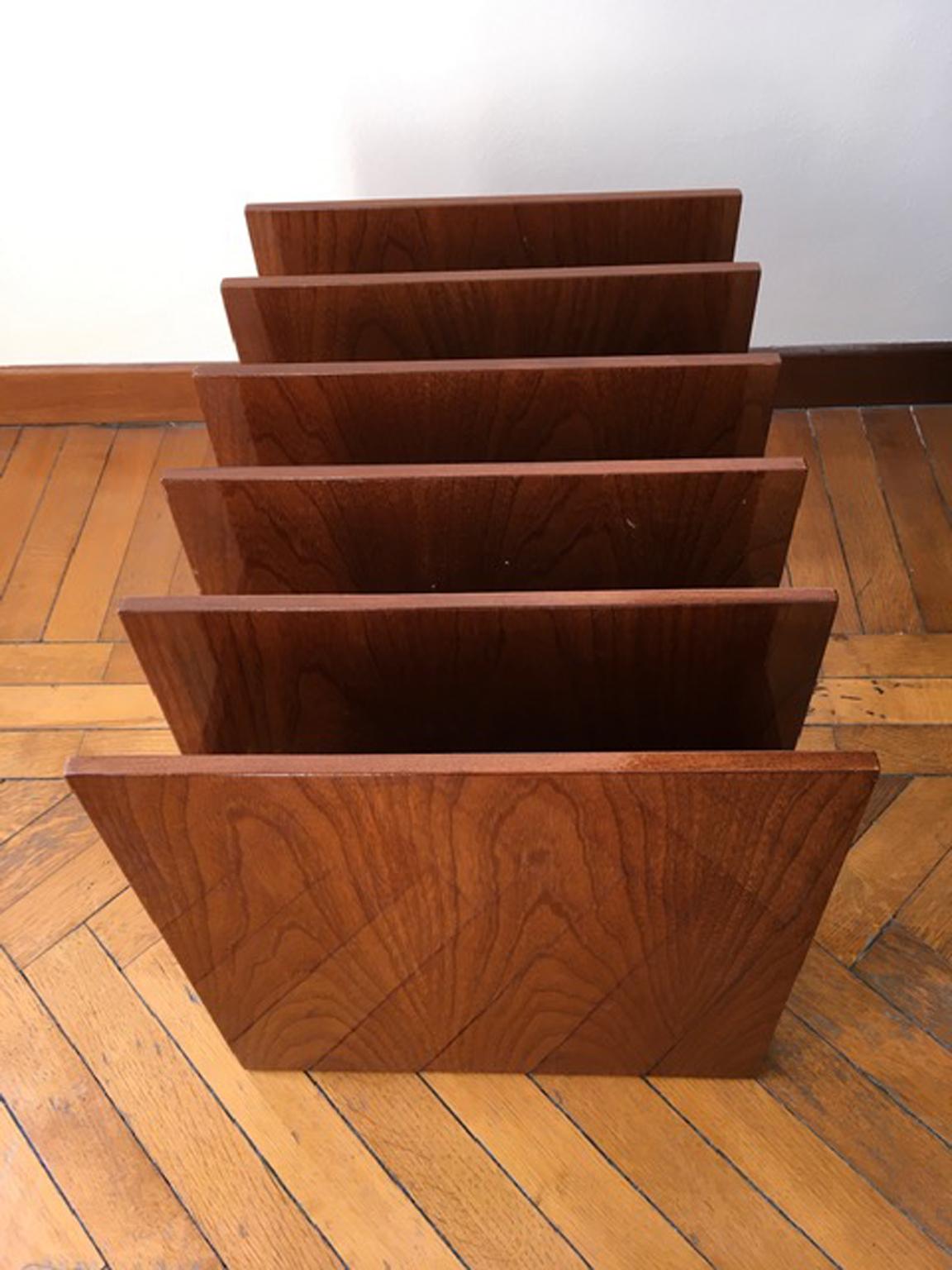 Italy Modern Magazine Rack in Pearwood For Sale 4