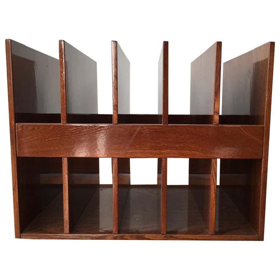 Mid-Century Modern Magazine Rack In Thick Lucite at 1stDibs