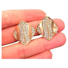 Italien Moderne italienische Pave-Diamant-Ohrringe mit Knopfleiste 3,00 Karat in 18K Gelbgold