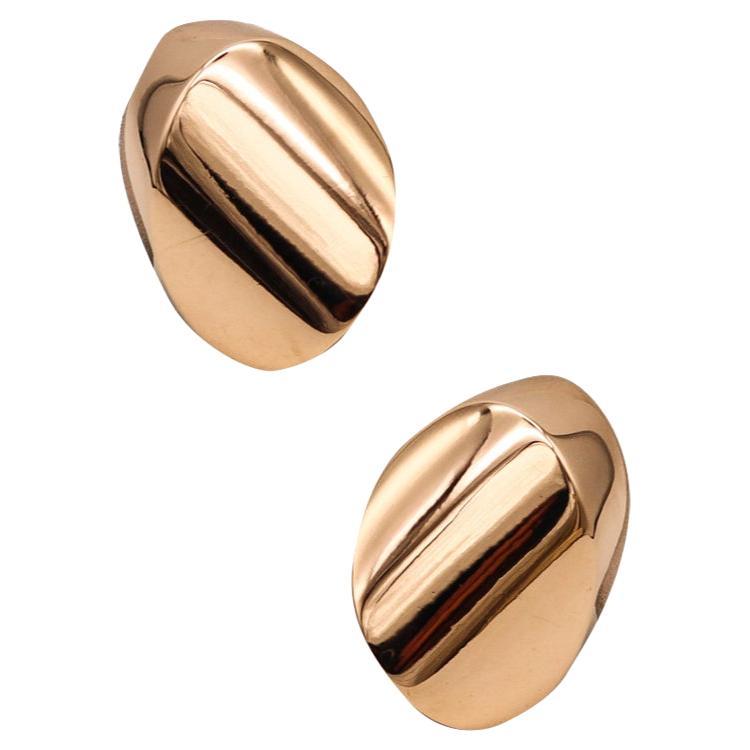 Vhernier Modernist Sculptural Clip On Earrings In Solid 18Kt Yellow Gold For Sale
