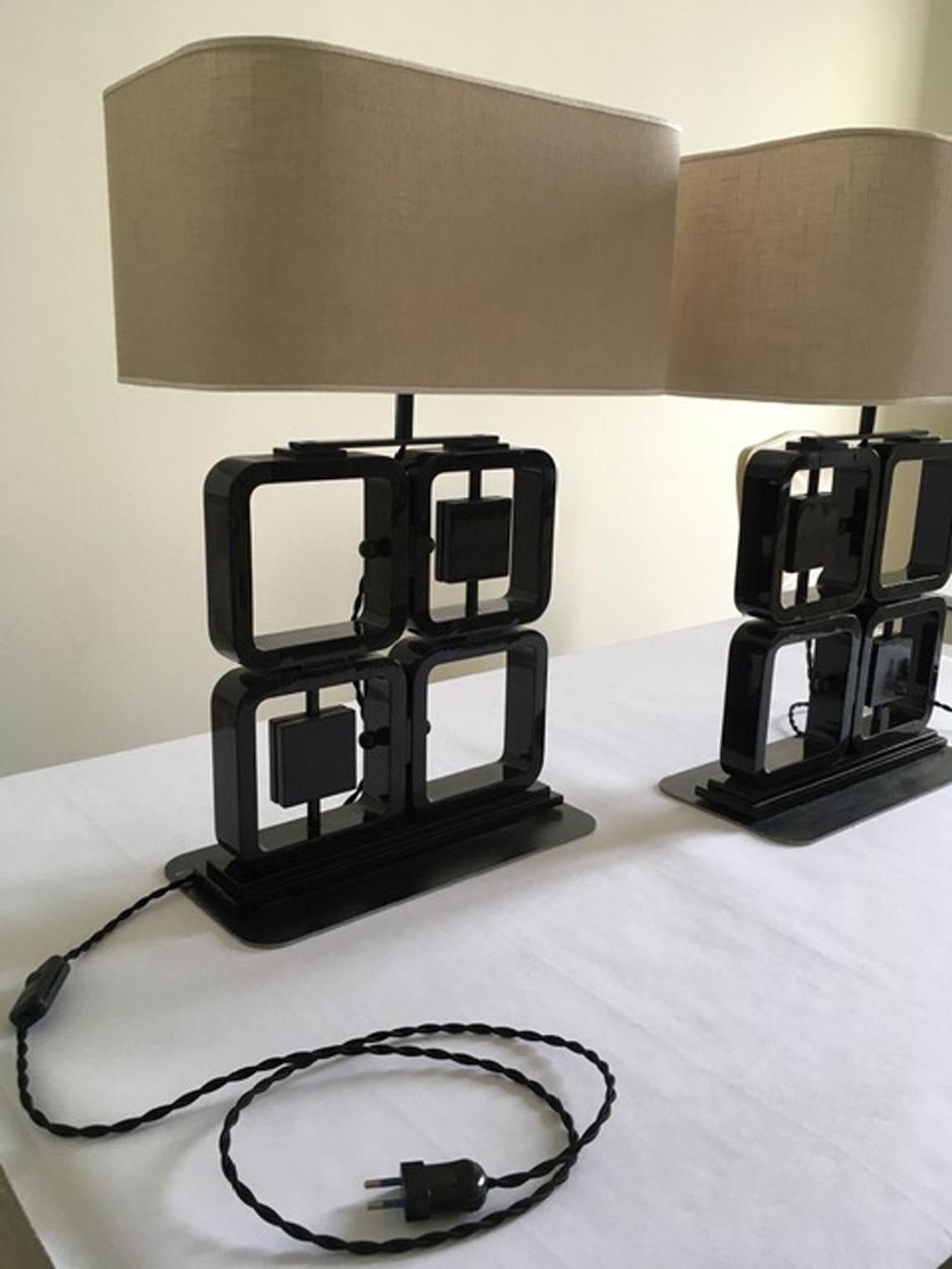 Italy  Post-Modern Design Pair Black Wooden Table Lamps  For Sale 7
