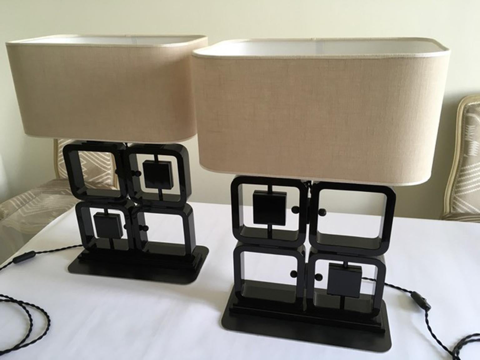 Italie Paire de lampes de table en noyer noir de style The Modernity en vente 8