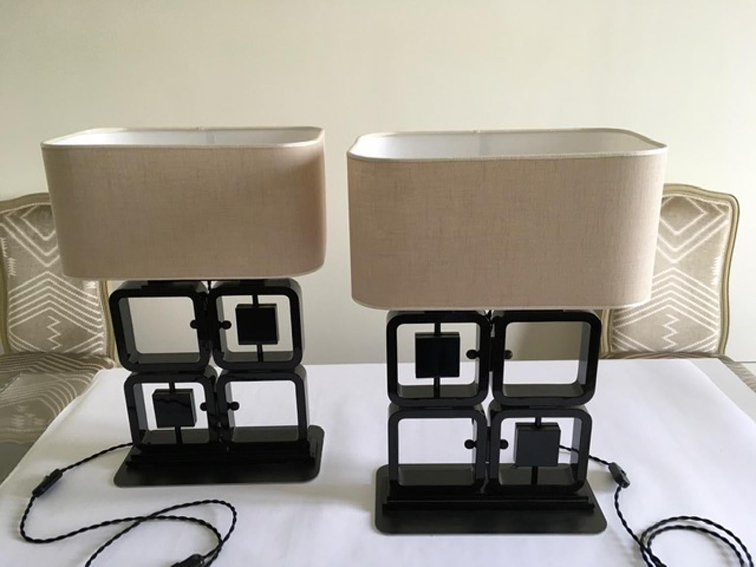 Italie Paire de lampes de table en noyer noir de style The Modernity en vente 9