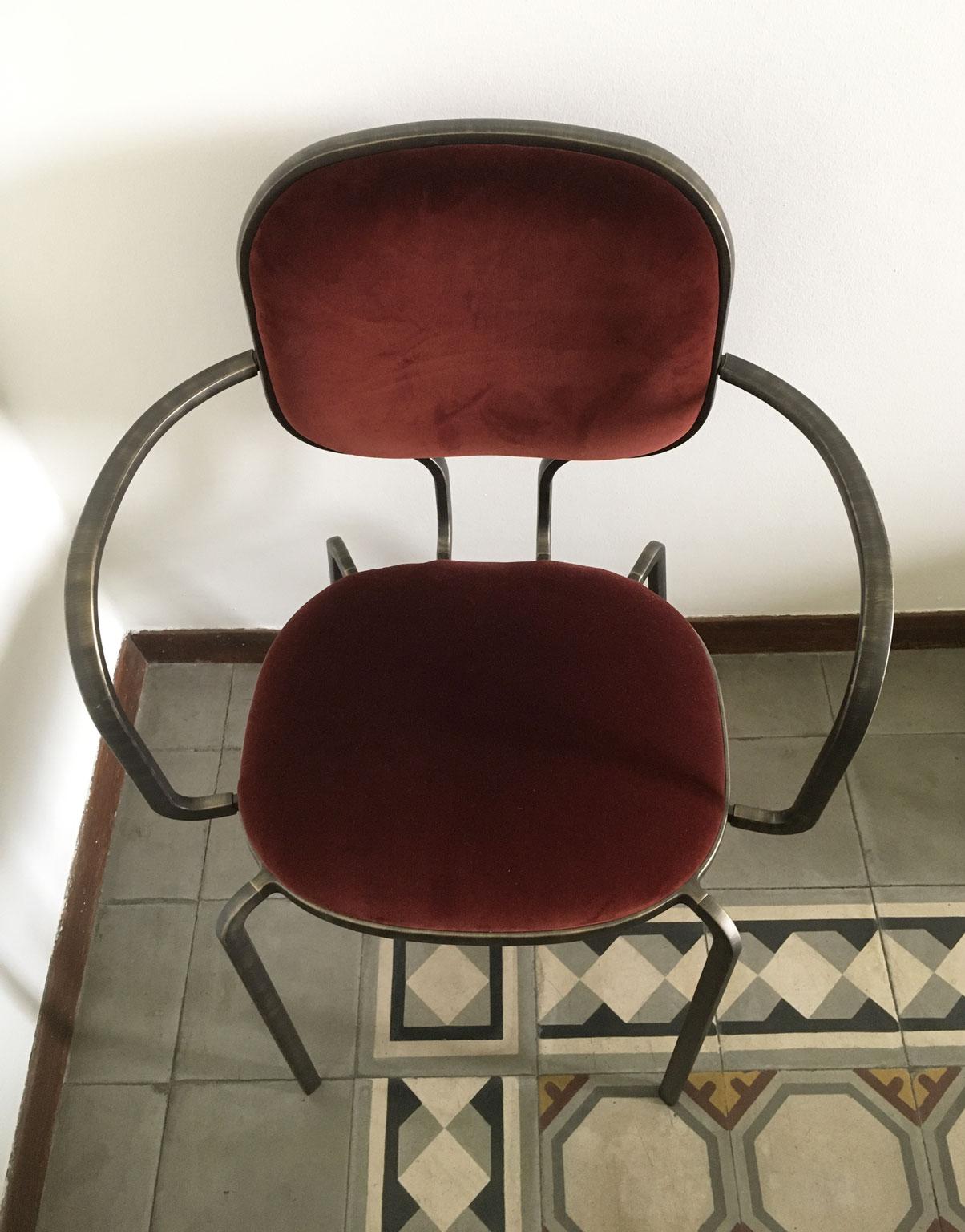 Italia Pareja de sillones de metal bruñido y terciopelo de Ghdini 1961 en venta 2