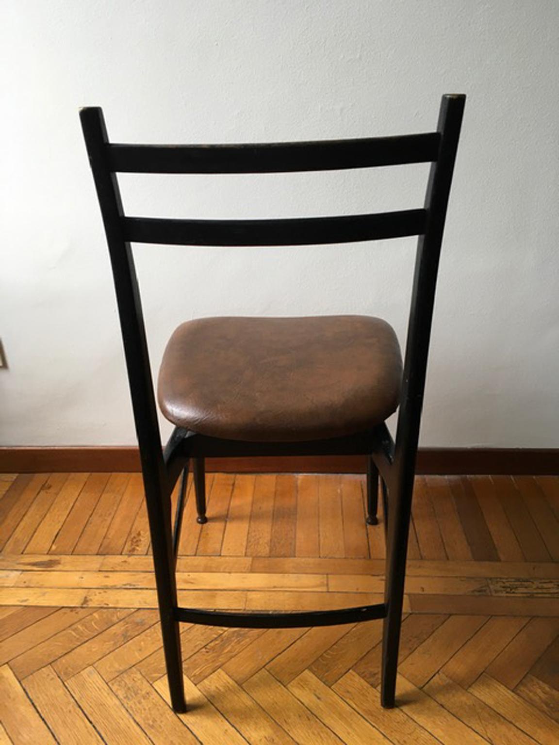 20th Century Italy Post-Modern Design Black Wooden Chair For Sale