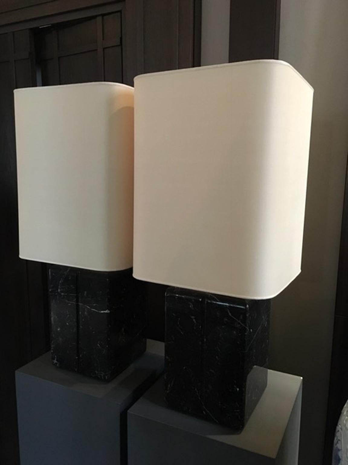 Lampe de table en marbre noir de conception post-moderne, Italie  en vente 11