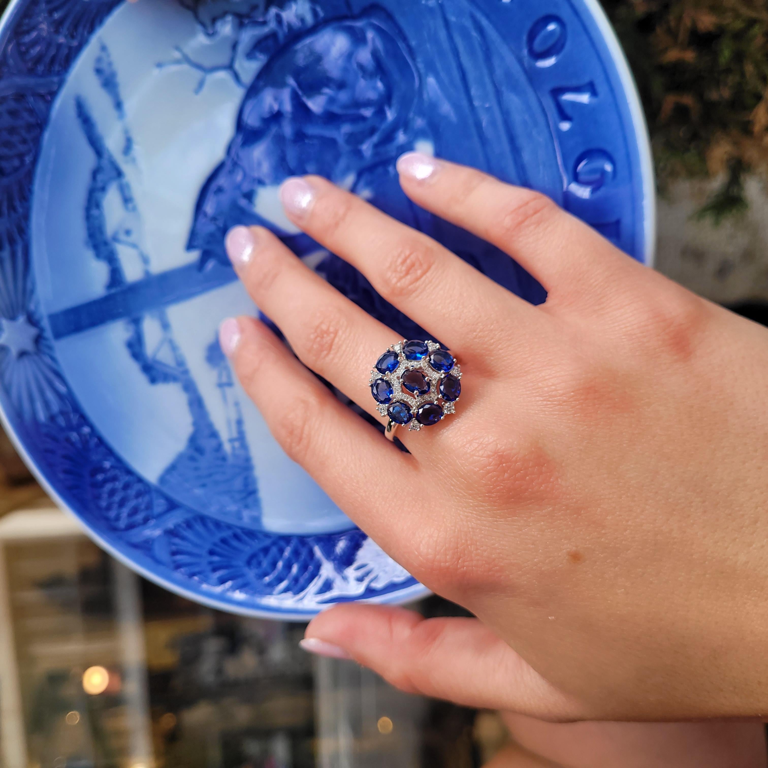Brilliant Cut Italy rosette ring, sapphire root and zircons, 925 silver For Sale