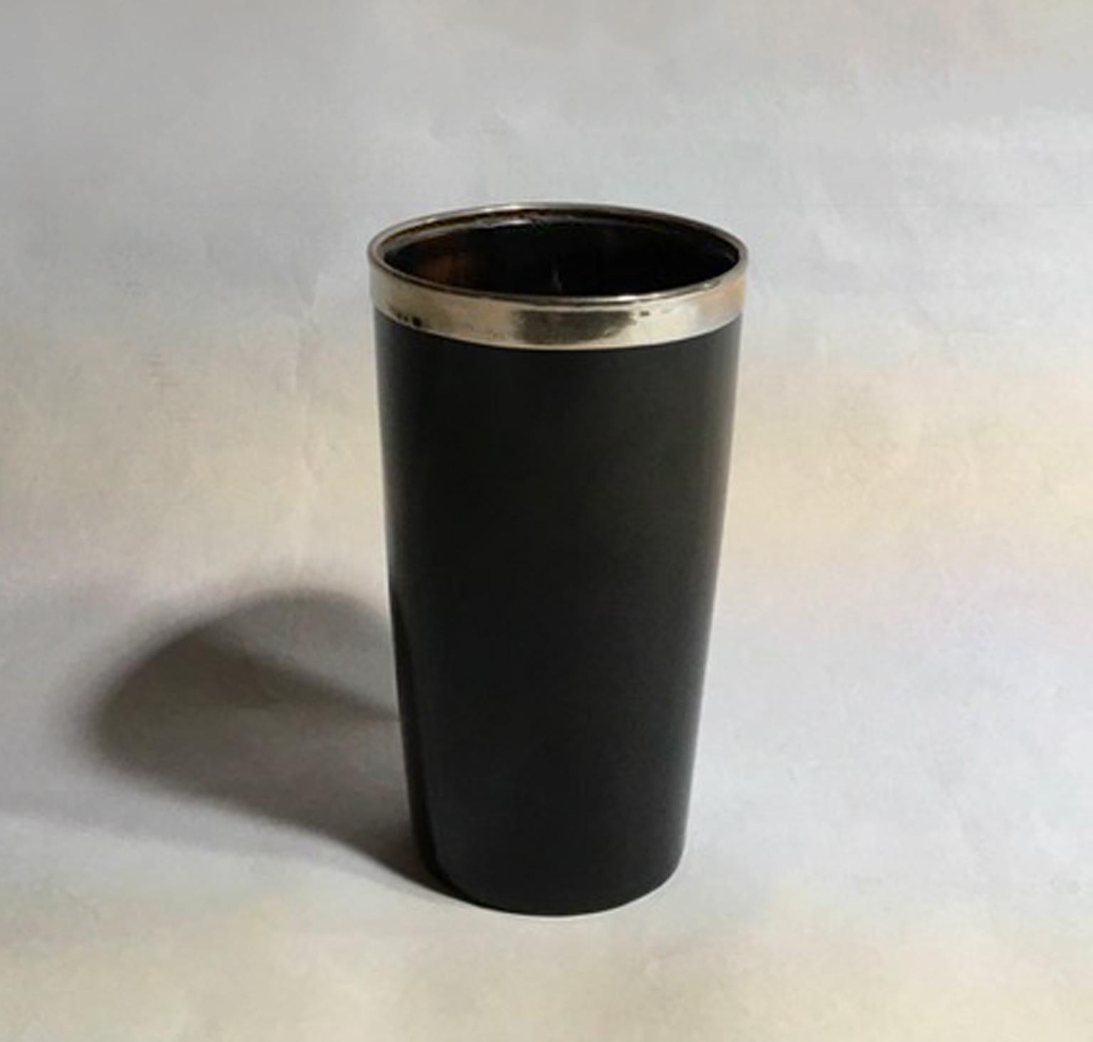 Forêt-Noire Italie - Ensemble de deux bols en fausse corne noire et métal chromé de style montagneux en vente