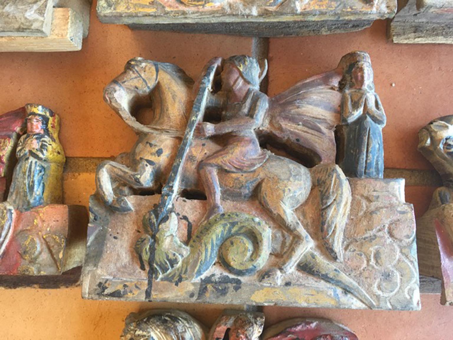 Italien, Sizilien, Ende des 19. Jahrhunderts, Set von 7 Holzfliesen für die Küche mit ländlichen Szenen (Barock) im Angebot