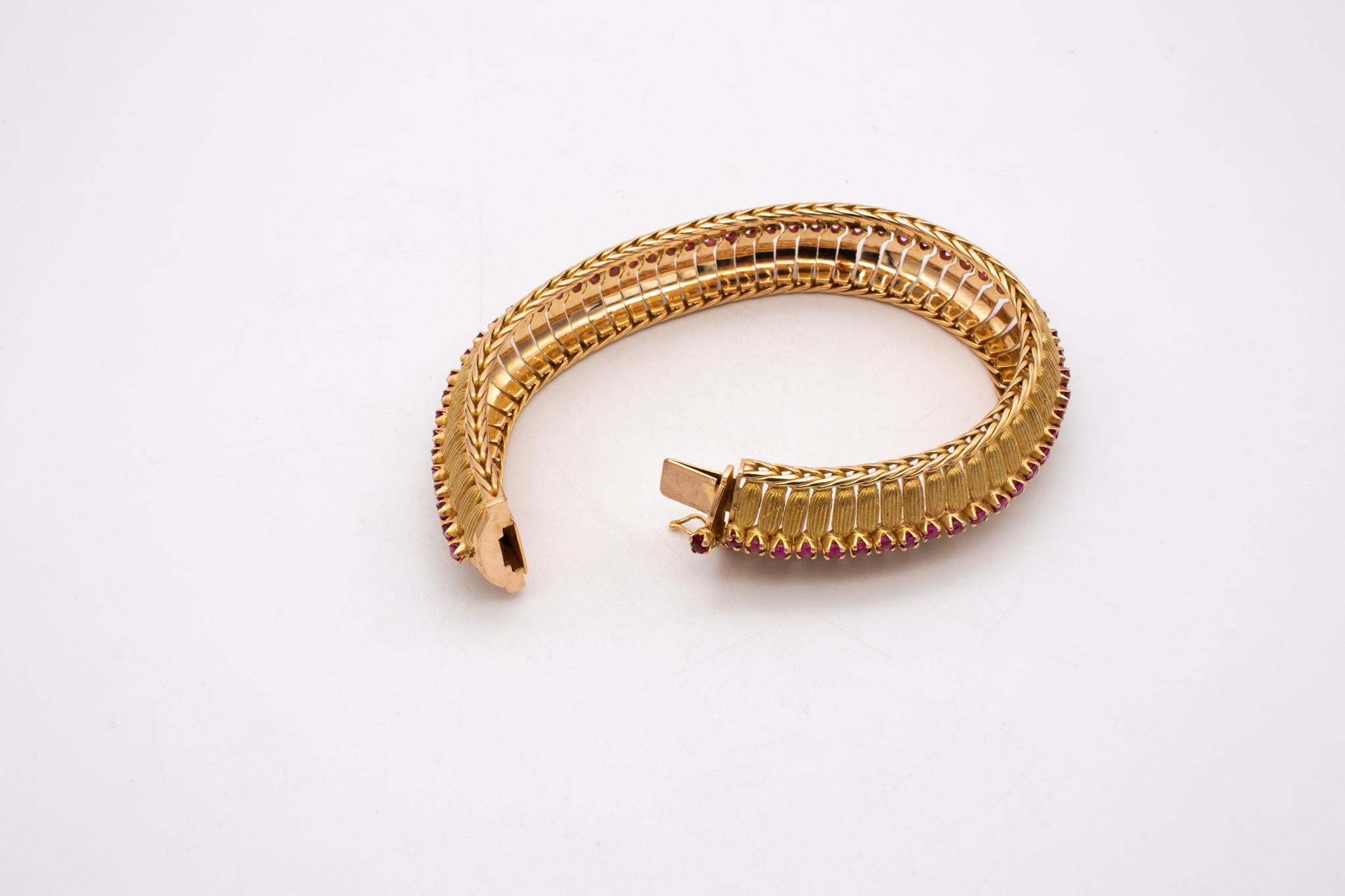 Post-War Italy Torino 1955 Designer Flexible Bracelet in Solid 18Kt Gold 6.25 Cts Rubies For Sale