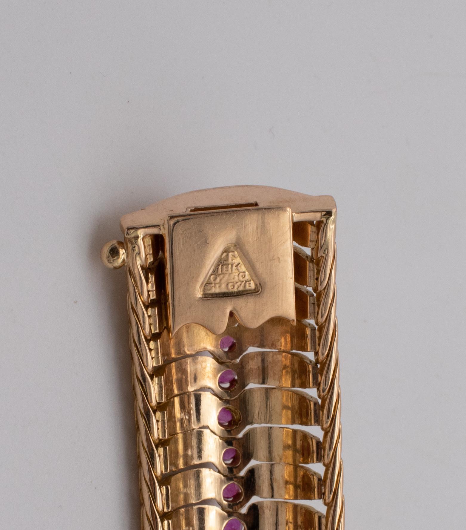 Italien, Torino 1955, flexibles Designerarmband aus massivem 18Kt Gold mit 6,25 Karat Rubinen im Angebot 1