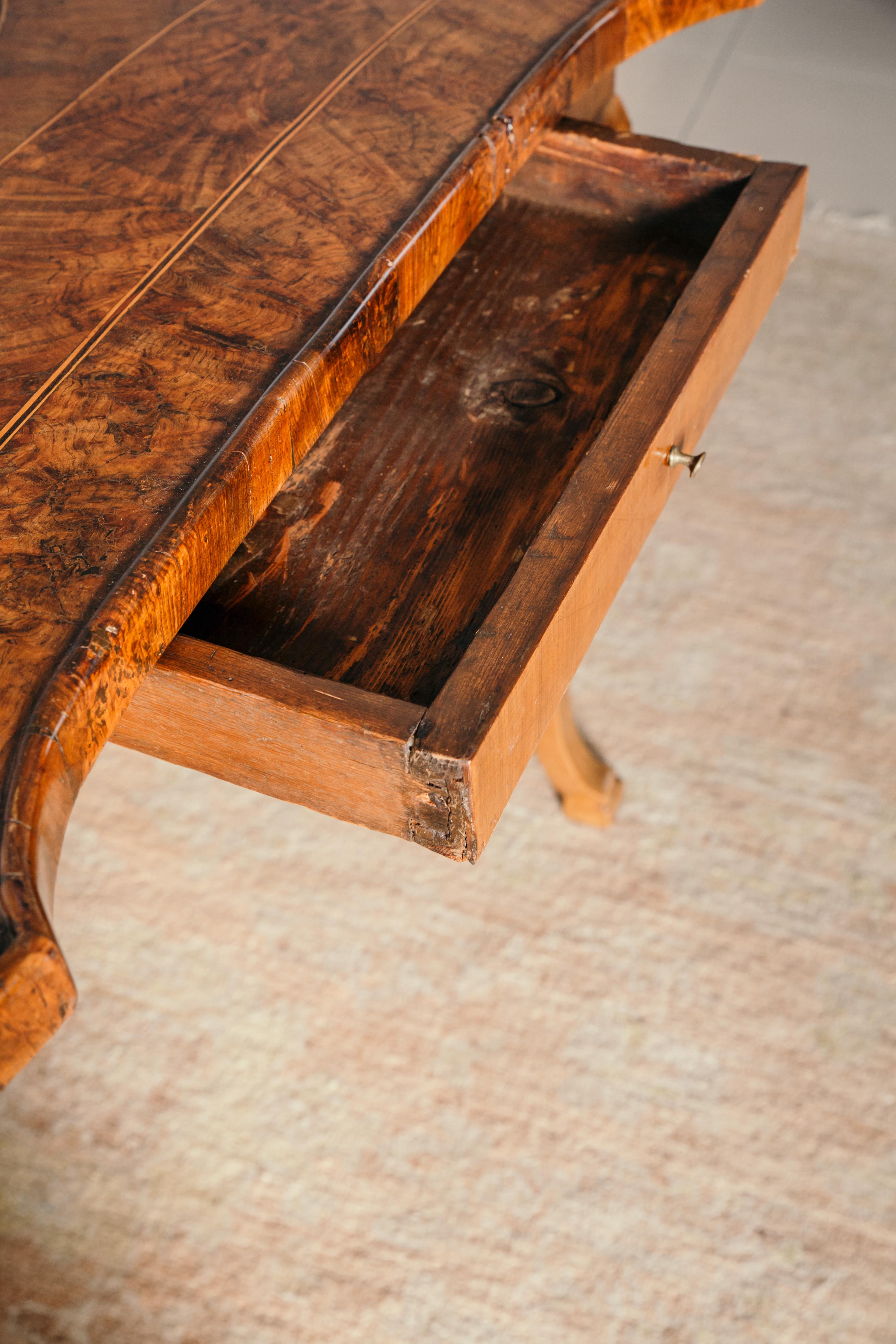 Louis XV Italy, Tuscan center table or writing table from the XVIII century For Sale