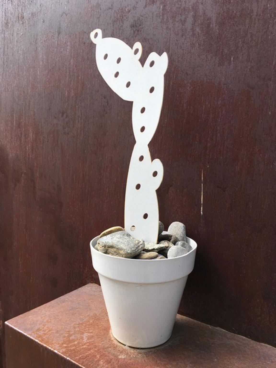 Italy Urano Palma Wrought Iron White Cactus in Vase for Garden Decor For Sale 1