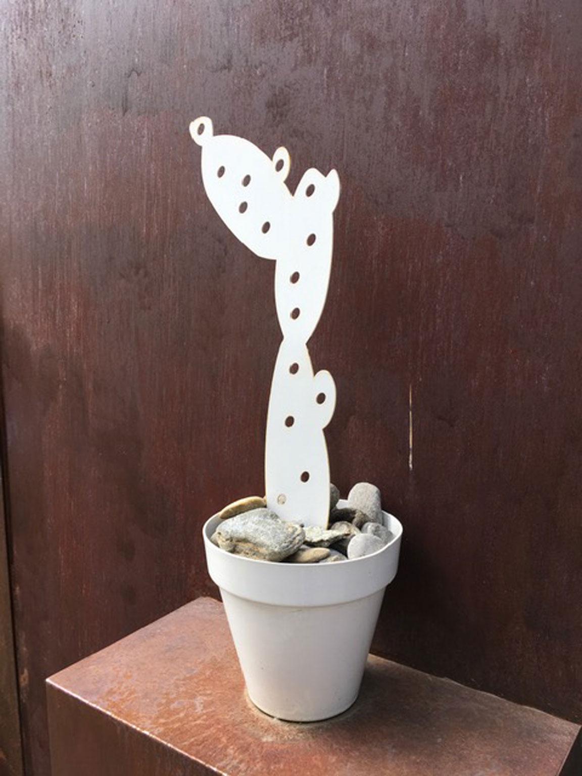 Contemporary Italy Urano Palma Wrought Iron White Cactus in Vase for Garden Decor For Sale