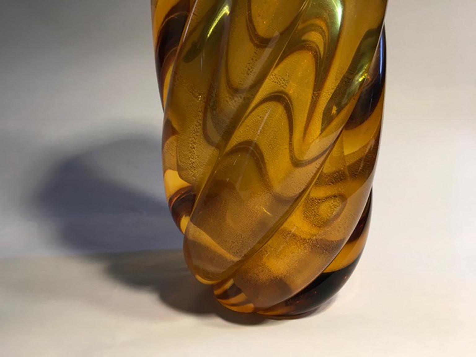 Italy Seguso Murano Mid-Century Modern Design Amber Color Blown Glass Vase In Good Condition In Brescia, IT