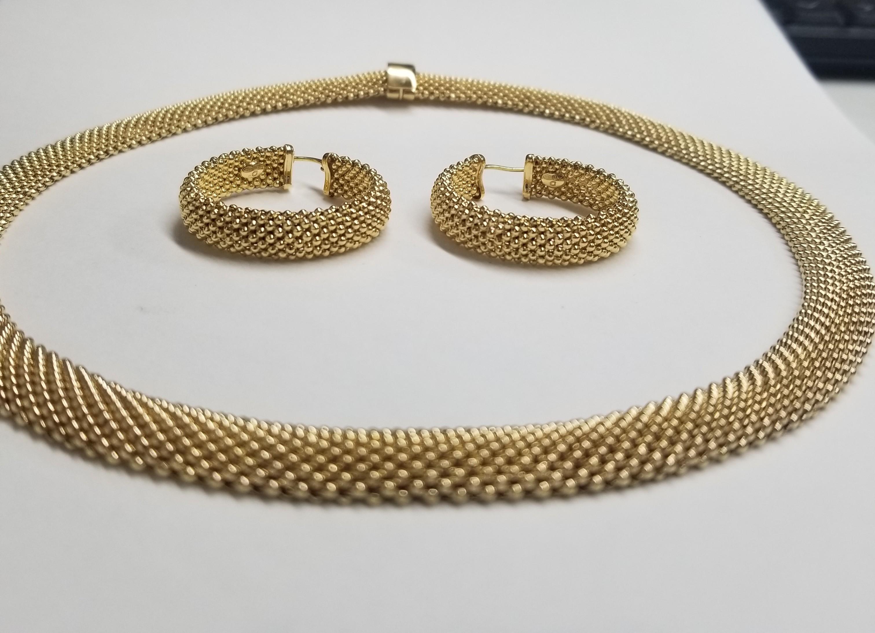 Spécifications :
Italie Xoni Sterling 2 Pc. Set collier plaqué or jaune 18k et boucles d'oreilles assorties
collier
longueur 18 pouces
largeur 11mm
poids 36,80 grammes
boucles d'oreilles
largeur 8,25 grammes
poids 14,80 grammes