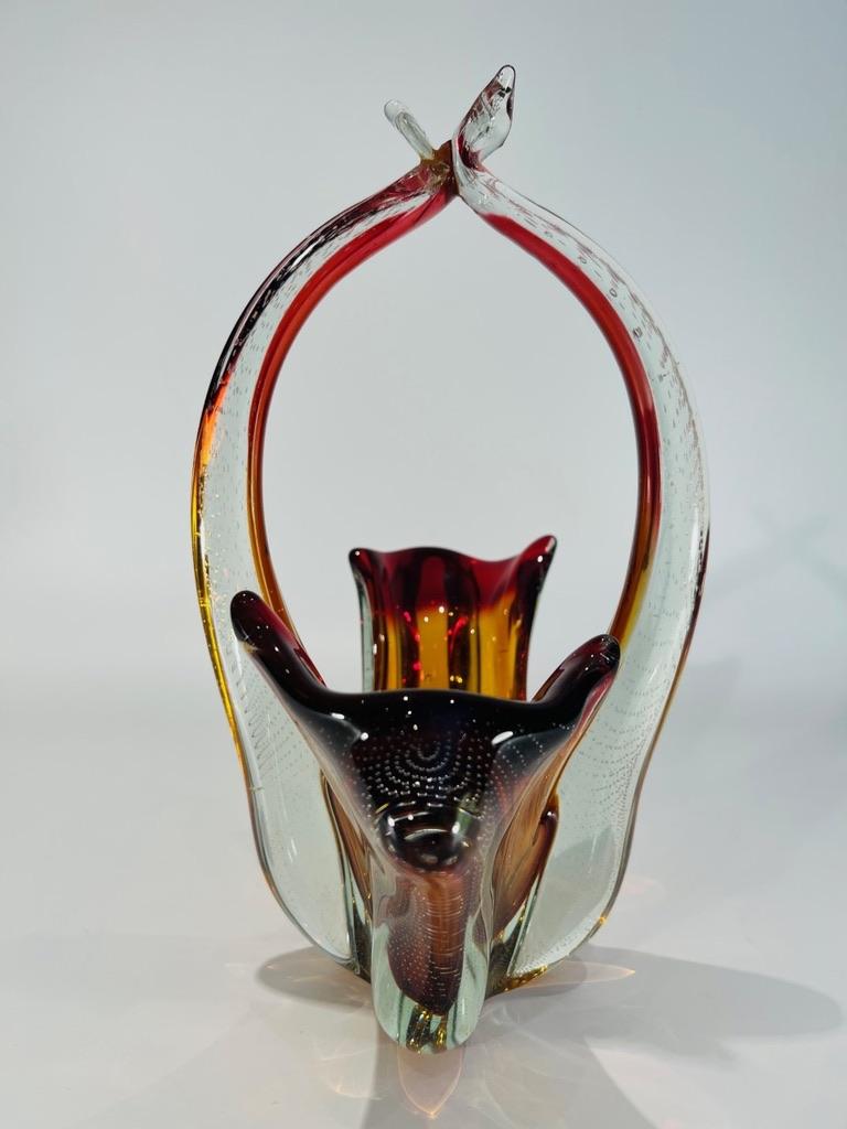 International Style Cestino Itamo Pustetto in vetro di Murano bicolore del 1950 circa. in vendita
