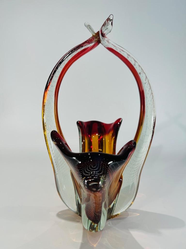 International Style Itamo Pustetto Murano glass bicolor circa 1950 basket. For Sale