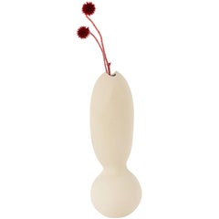 Itera White Single Vase by Ia Kutateladze