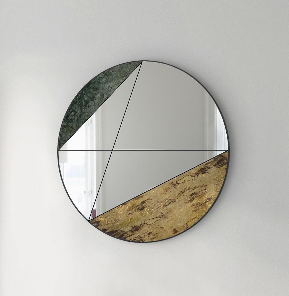 Itinera Clepsydra III 120 Wandspiegel von Atlas Project
Abmessungen: T 3/5 x Ø 120 cm. 
MATERIALIEN: Schwarz pulverbeschichtetes Eisen, grüner Marmor aus Guatemala, antikes Messing, Spiegel und Holz.

Erhältlich in verschiedenen Ausführungen und