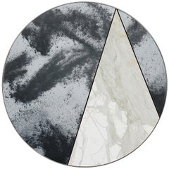 Miroir Itinera Res Lunare III 80 par Atlas Project en or Calacatta blanc