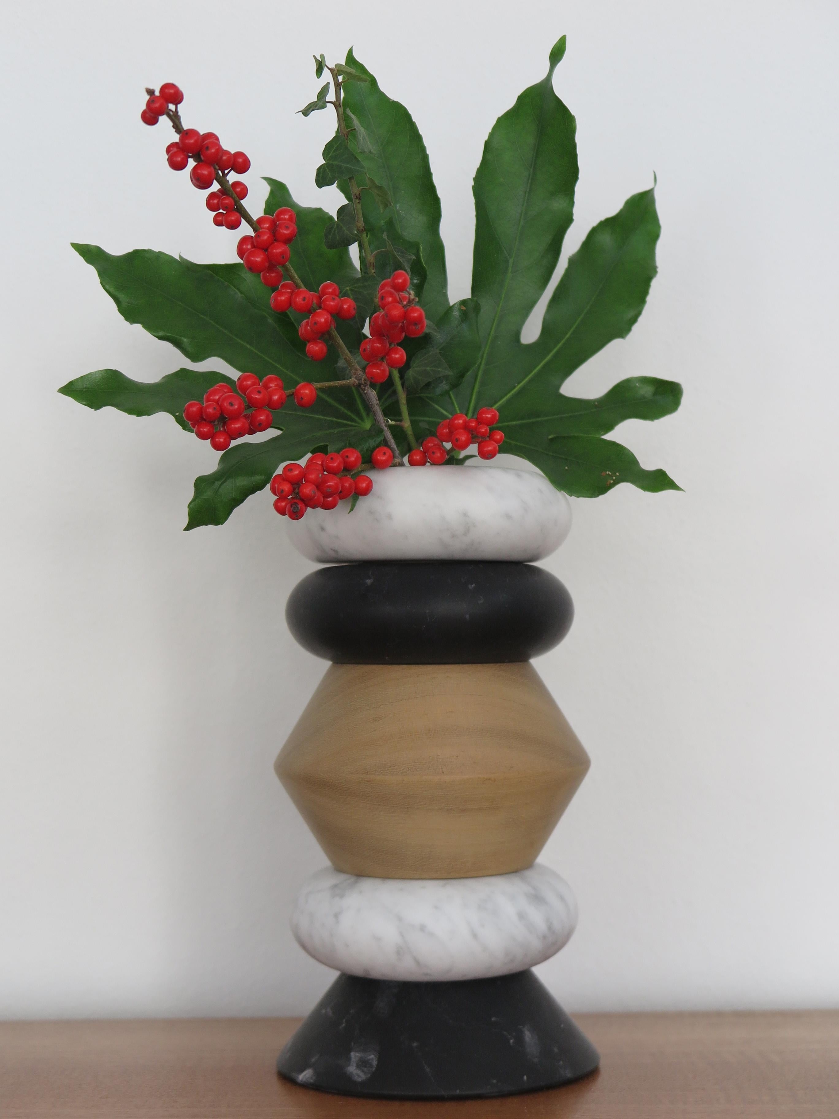 Moderne iTotem Capperidicasa Italian Marble and Wood Contemporary Sculpture Flower Vase en vente