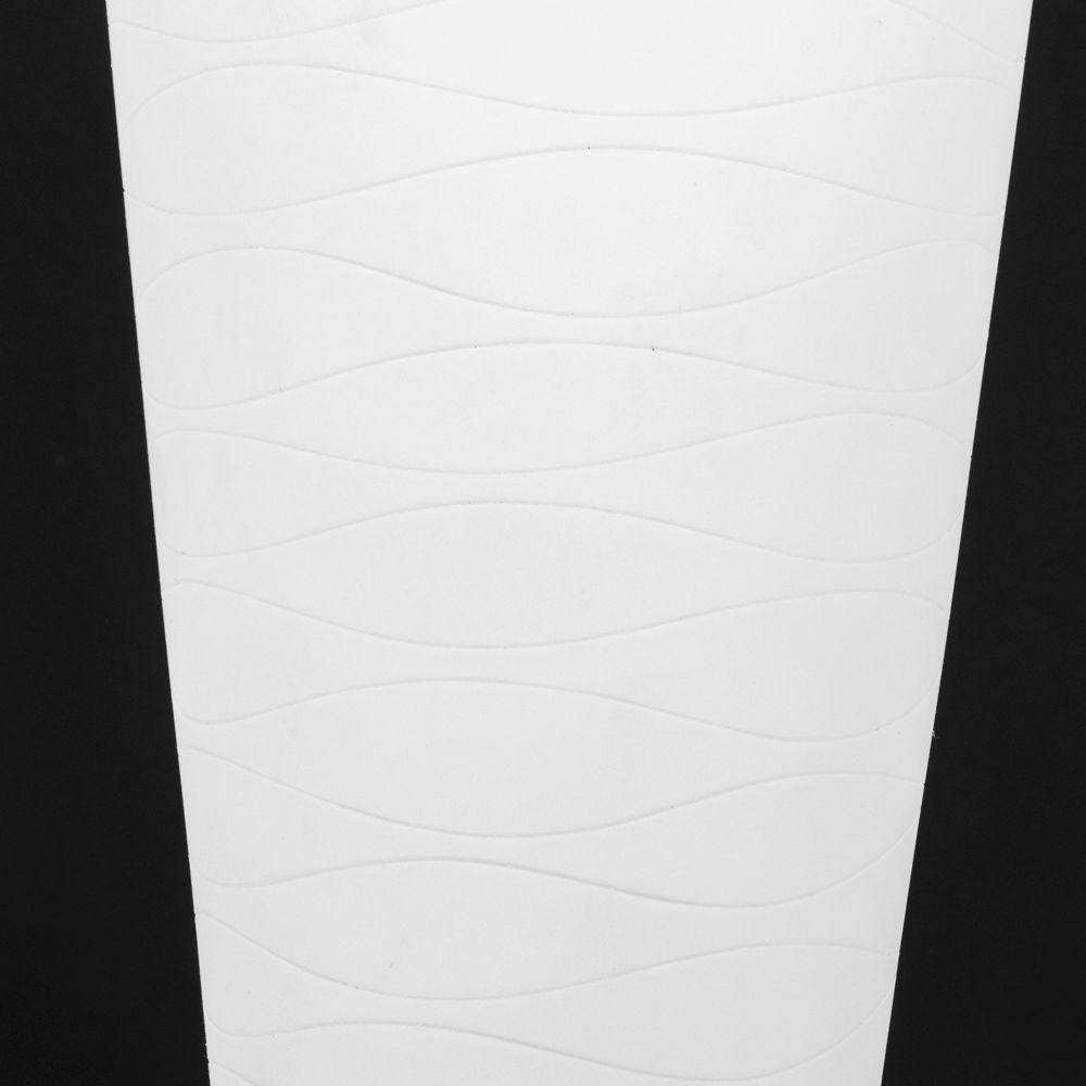 Lampada da terra ITRE in alluminio e vetro bianco In condizioni buone in vendita a Astoria, NY