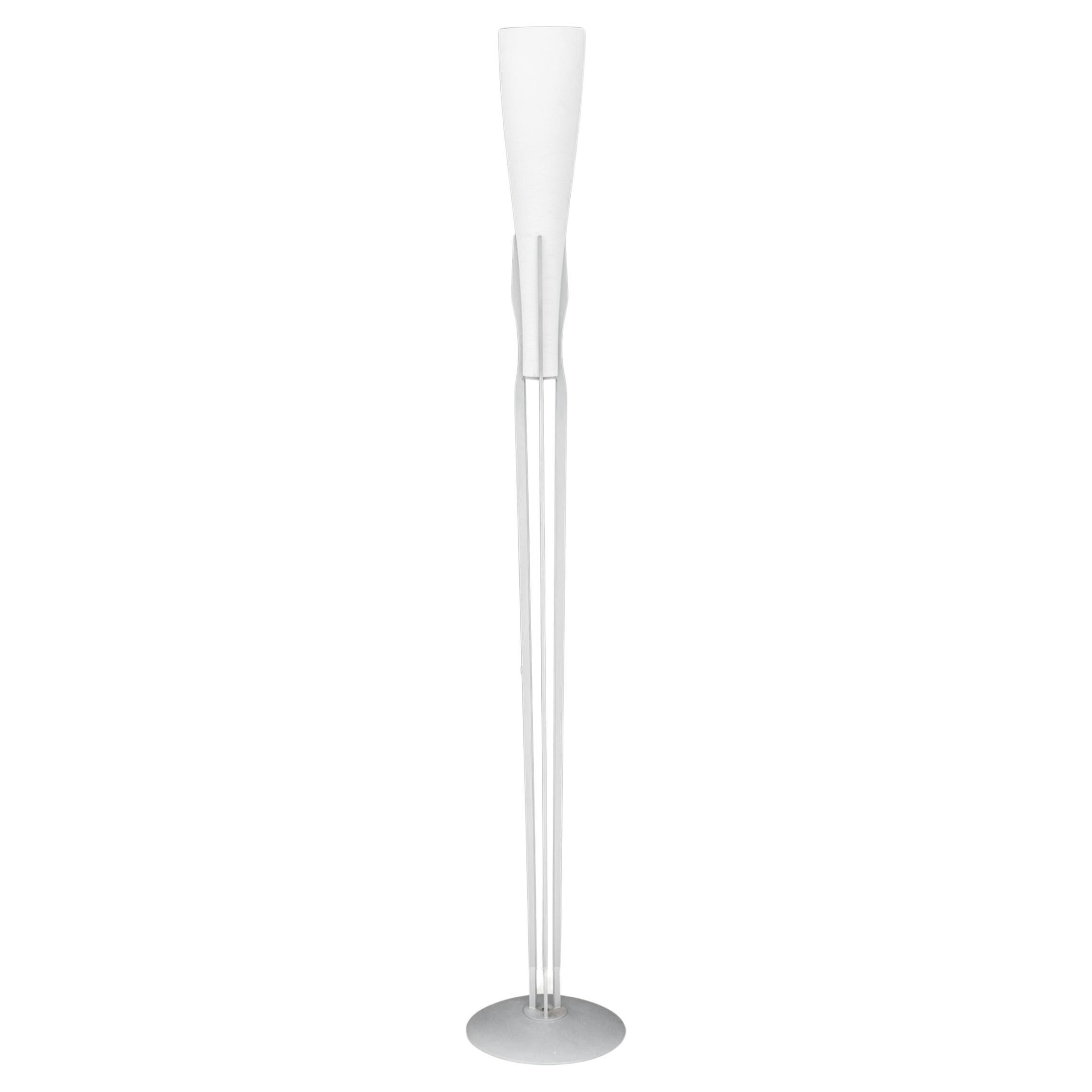Lampada da terra ITRE in alluminio e vetro bianco in vendita