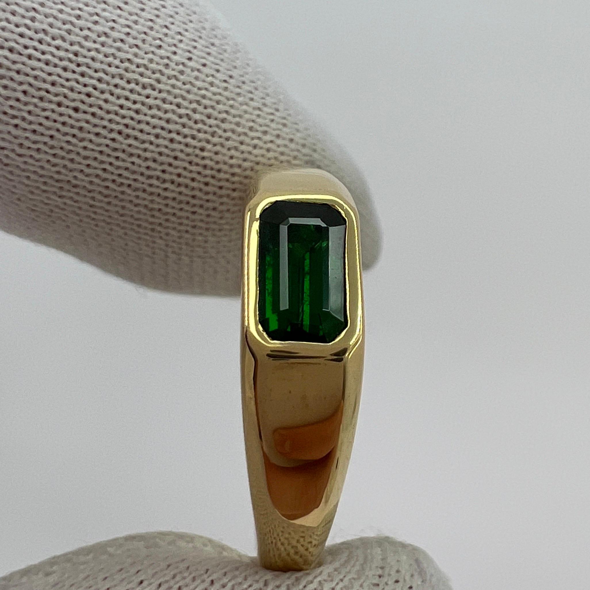 ITSIT Vivid Green Tsavorite Garnet 0.75 Carat Emerald Cut 18k Yellow Gold Ring For Sale 4