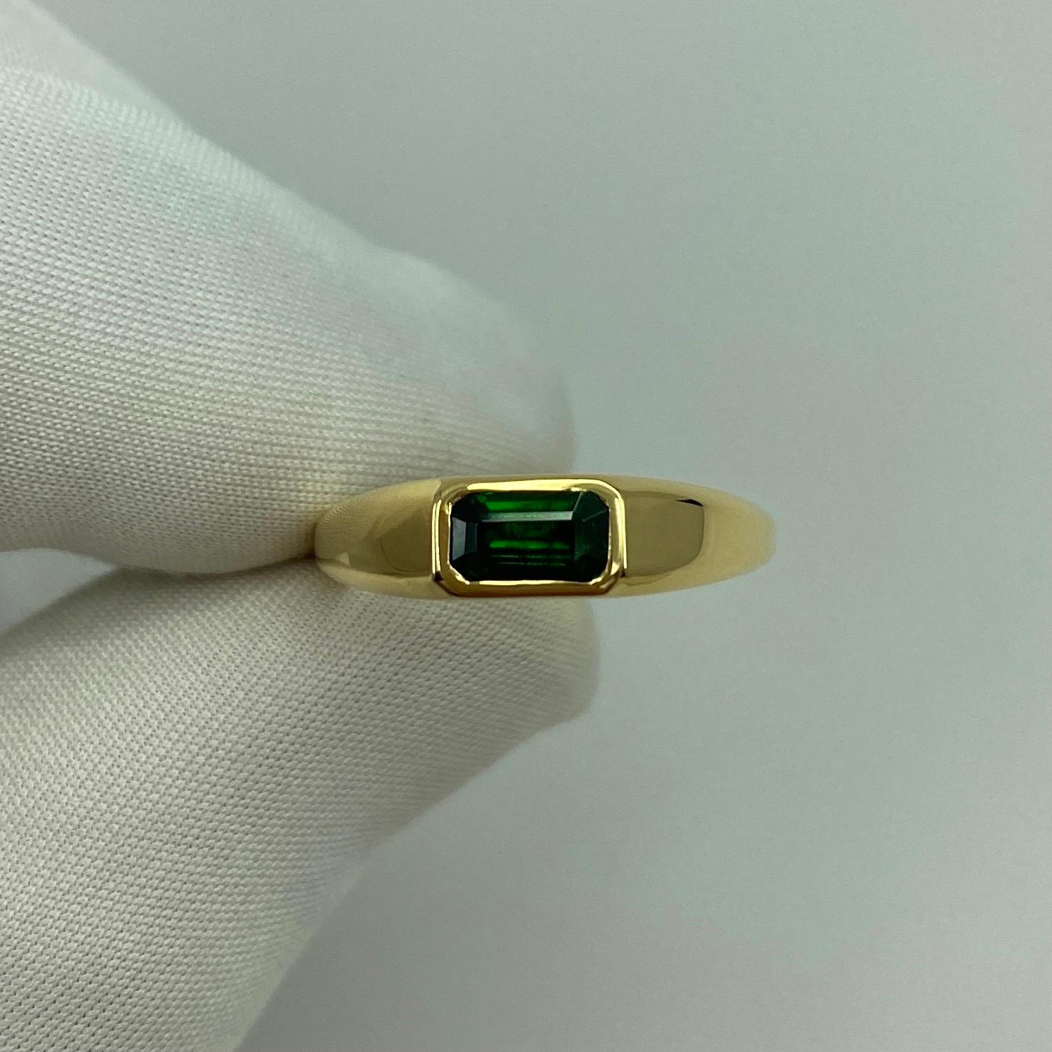 ITSIT Vivid Green Tsavorite Garnet 0.75 Carat Emerald Cut 18k Yellow Gold Ring In New Condition For Sale In Birmingham, GB